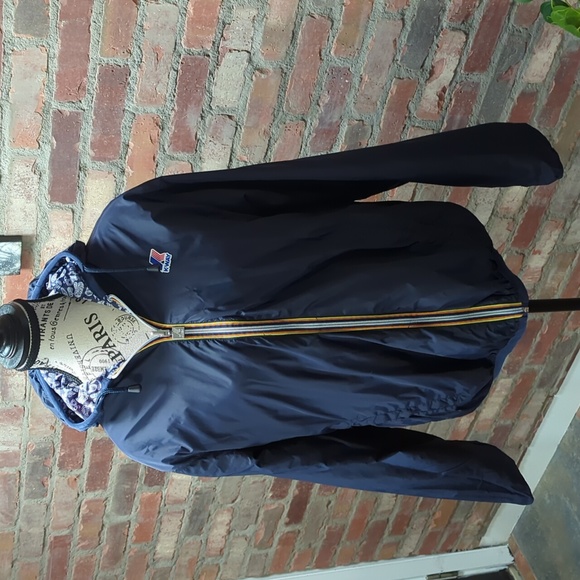 Reversible K-Way wind breaker. - Picture 2 of 3